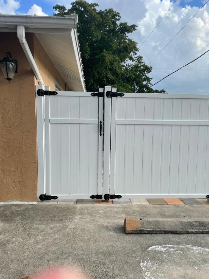 Blue Sky Fort Myers Exterior foto